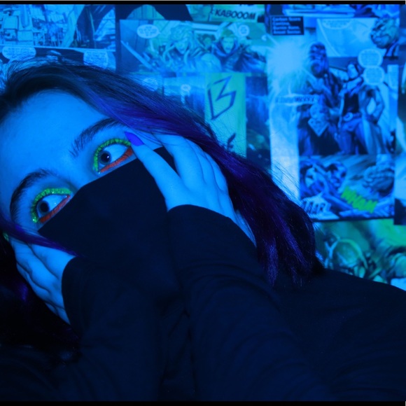 Meet your Posher, Constance - Picture 1 of 1